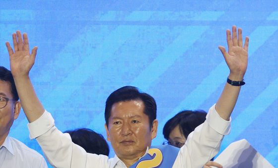 경기 지역 합동연설회 찾아 인사하는 정청래 당대표 후보