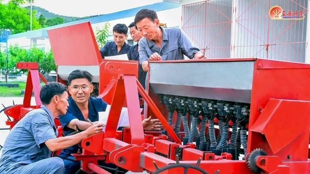 농기계 생산에 힘 쏟는 수안군농기계작업소