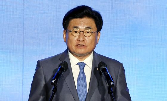 인사말하는 소병훈 선관위원장