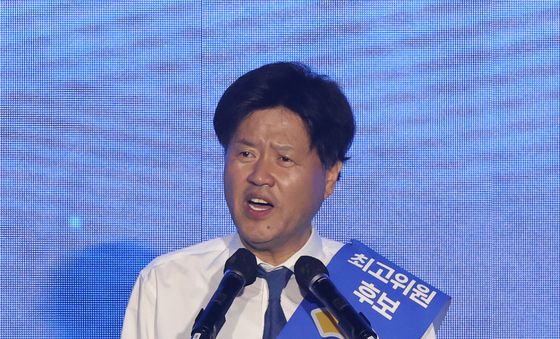 정견발표하는 김용 후보