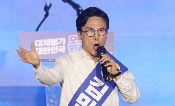 정견발표하는 김민석 후보