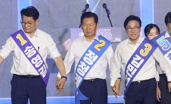 손 잡는 더불어민주당 당대표 후보자들