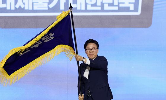 더불어민주당 새 당대표에 김민석 후보 당선