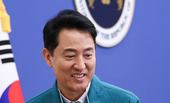 을지국무회의 입장하는 오세훈 서울시장