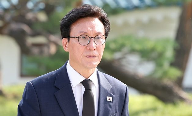 김민석 신임 대표, 현충탑 참배
