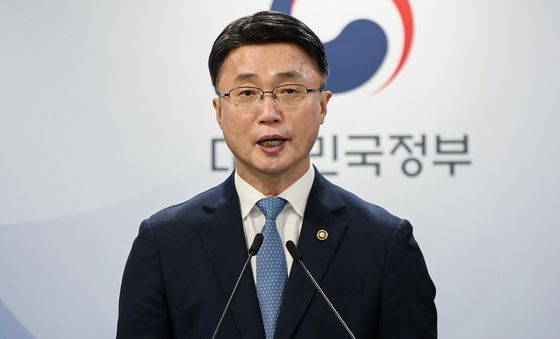 브리핑 하는 류제명 2차관