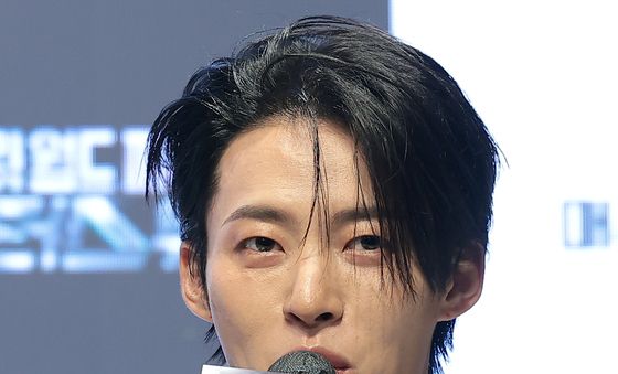 인사말 하는 백구영