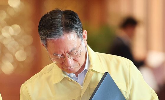 을지국무회의 참석하는 정성호 법무장관