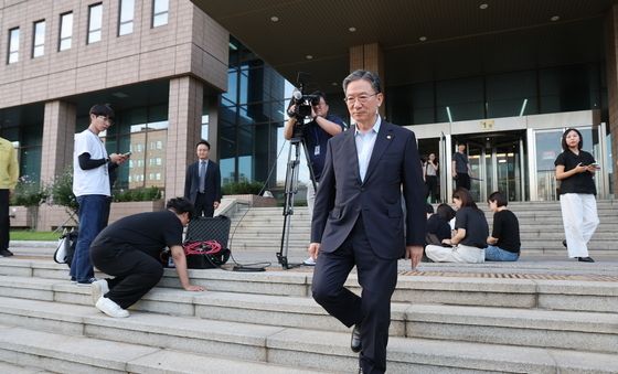 사표 제출한 정성호 법무장관