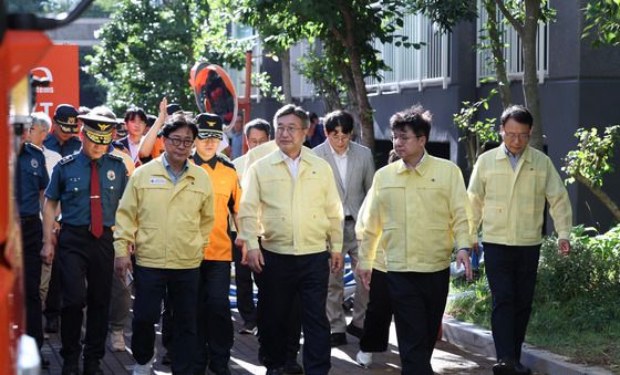 윤호중 장관,경남 통영 호우피해 현장 방문