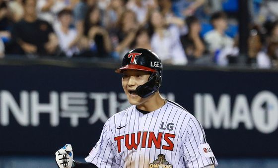 포효하는 '만루홈런 문정빈'