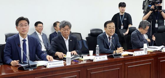 당정협의회 자리한 김윤덕 국토부 장관