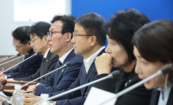첫 최고위원회의 주재하는 김민석 대표
