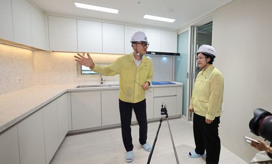 인천계양 3기 신도시 현장 점검 나선 한성숙 총리