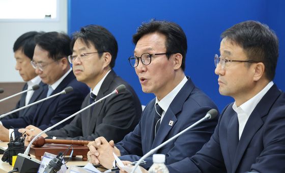 최고위원회의 모두발언하는 김민석