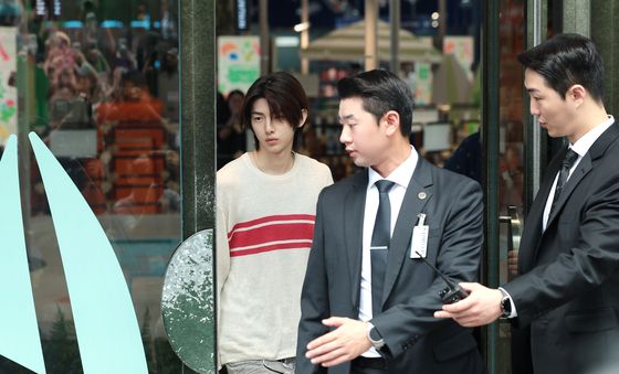 코르티스 주훈, 화보 같은 일상