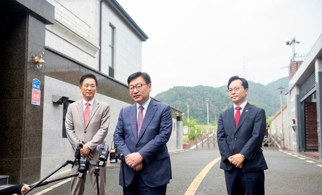 박근혜 전 대통령 예방한 정점식 원내대표