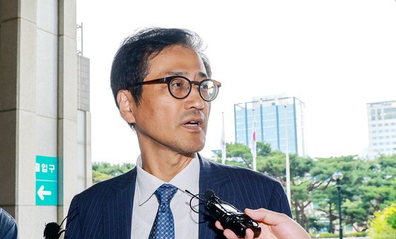 검경 합수본 찾은 이태한 변호사