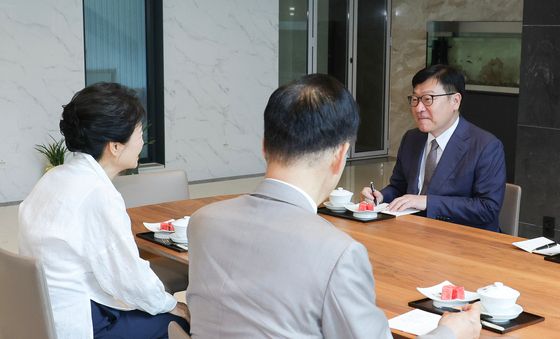 박근혜 전 대통령 만난  정점식 국민의힘 원내대표