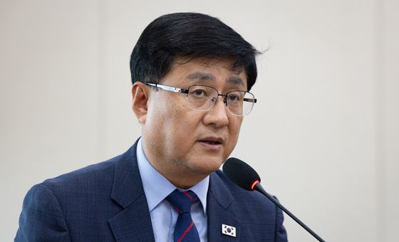 결산 보고하는 김성환 기후에너지환경부 장관