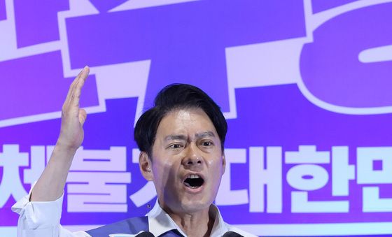 합동연설회 정견 발표하는 한민수