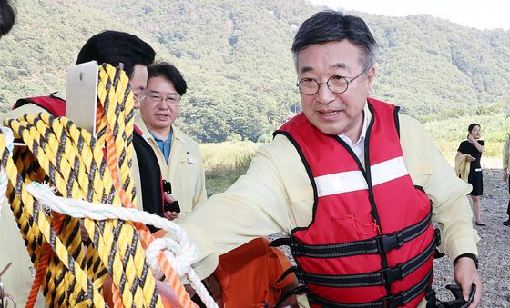 물놀이 수상안전관리 현장점검하는 윤호중 장관