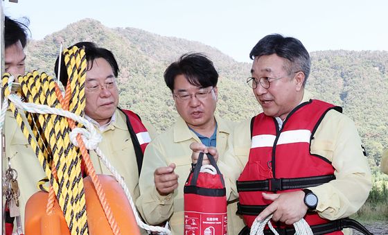 물놀이 수상안전관리 현장점검하는 윤호중 장관