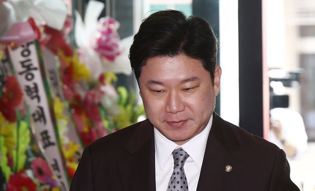 추가 소명 위해 윤리위 출석하는 진종오 의원