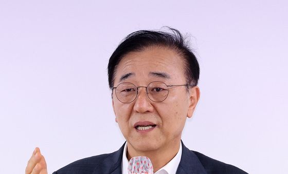 브리핑 하는 김윤덕 장관