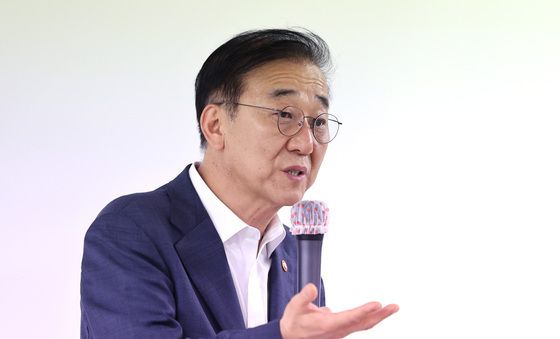 브리핑 하는 김윤덕 국토부 장관