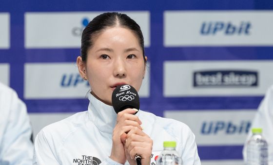 각오 밝히는 송세라