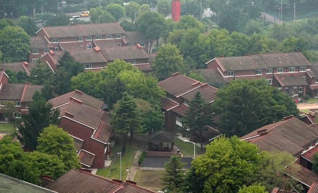 김윤덕 장관, 장교숙소 등 녹지 기능 상실 부지에 주택공급 검토