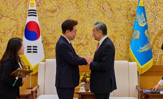 이재명 대통령, 왕이 中외교부장 접견