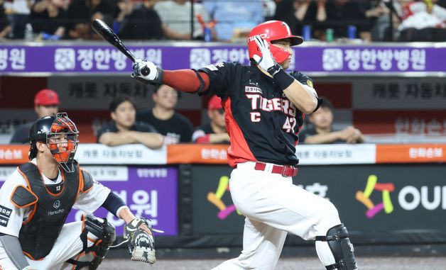 역전 안타치는 나성범, 5연승 가자!