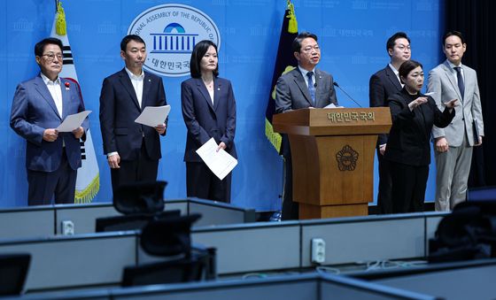 법사위 범여권 위원들, 조희대 대법원장 사퇴 촉구 기자회견
