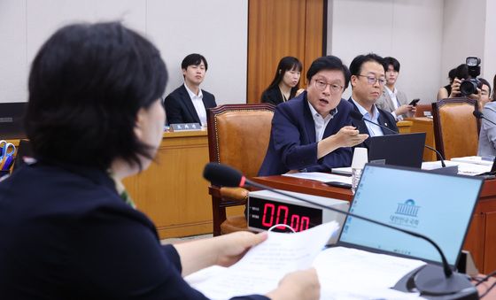 정성호 장관 불출석 항의하는 국민의힘