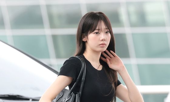 출국하는 로라 아가씨