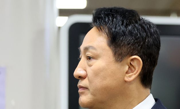 오세훈 서울시장, 정치자금법위반 혐의 항소심 첫 공판 출석