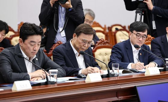 반부패정책협의회 참석한 이종석 국정원장