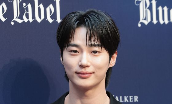 변우석, 나 혼자 레벨업 멋짐