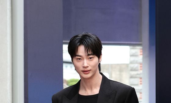 변우석, 한남동에서 화보를