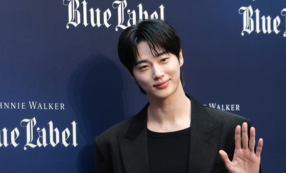 변우석, 향기로운 미소