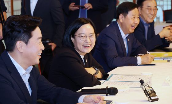 활짝 웃는 한성숙 국무총리