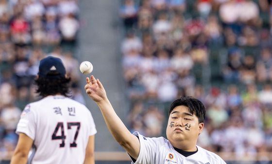'규카츠' 김규원, 얼굴에 '두산' 그리고 시구