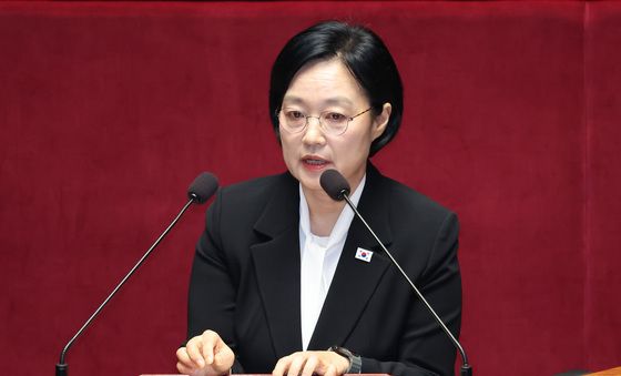 발언하는 한성숙 총리