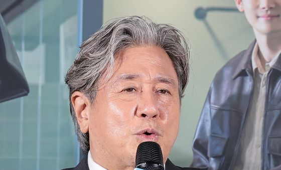 인사말 하는 최민식