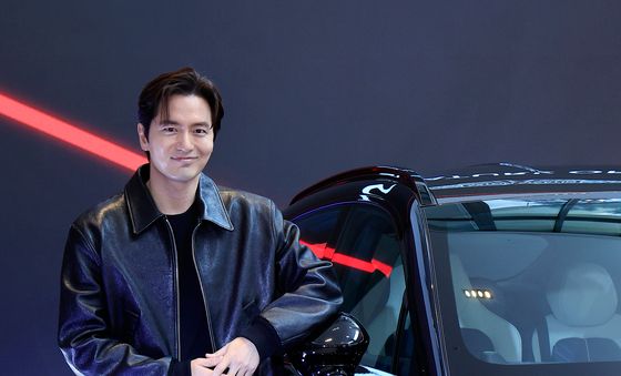 애스턴마틴 브랜드 극찬하는 이진욱 배우