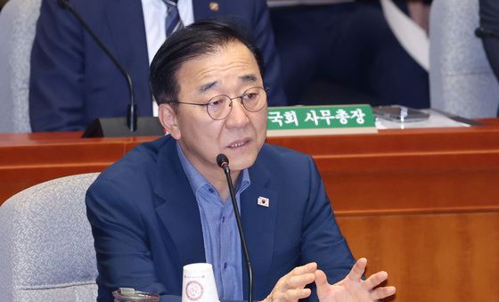 예결위 답변하는 김윤덕 장관
