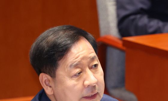 답변하는 구윤철 부총리