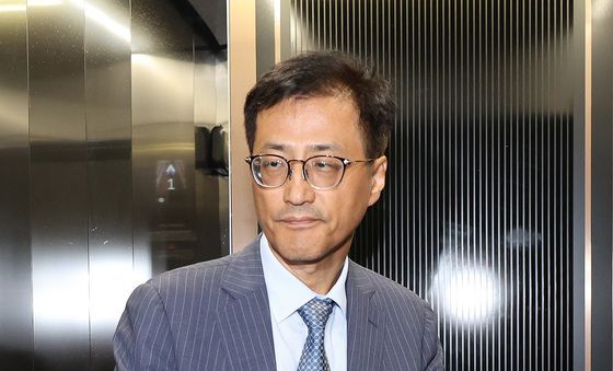 선관위 특검 본격 가동…이태한 특검 첫 출근